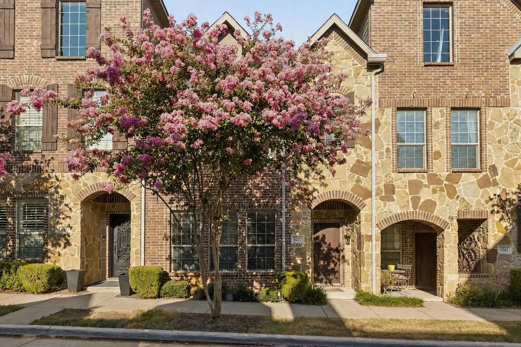 4237 Riverview Drive, Carrollton