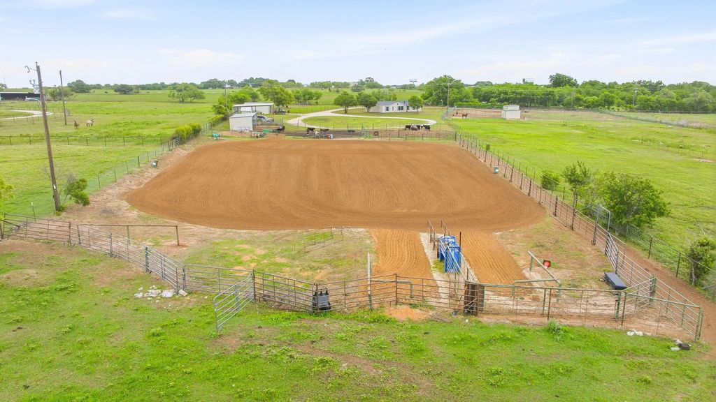 11555 N Us Highway 377, Stephenville