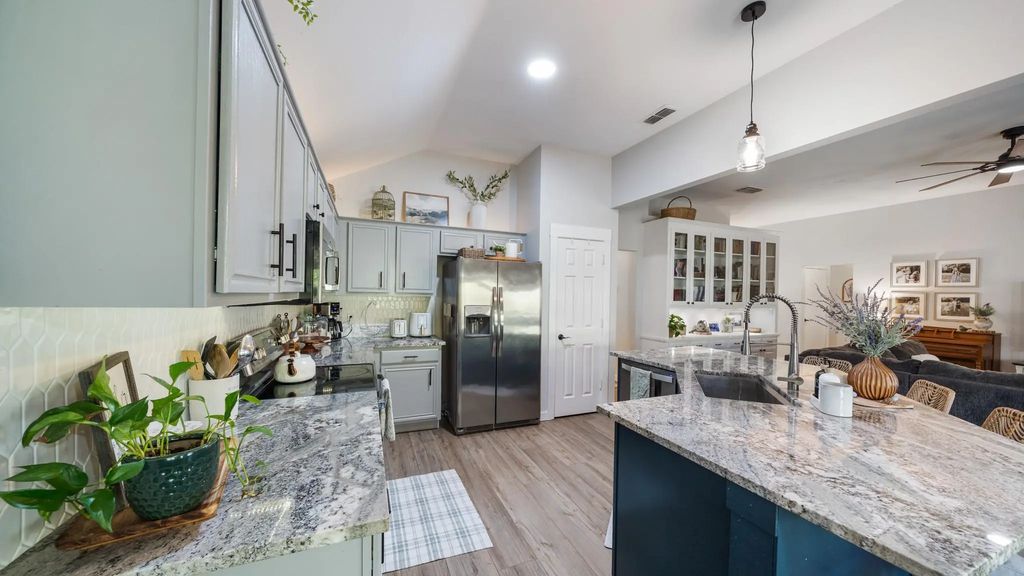 362 River Oaks Lane, Canton