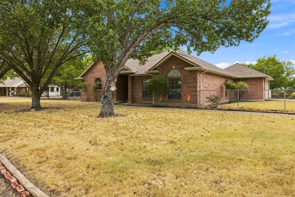 611 Dancer Lane, Lancaster