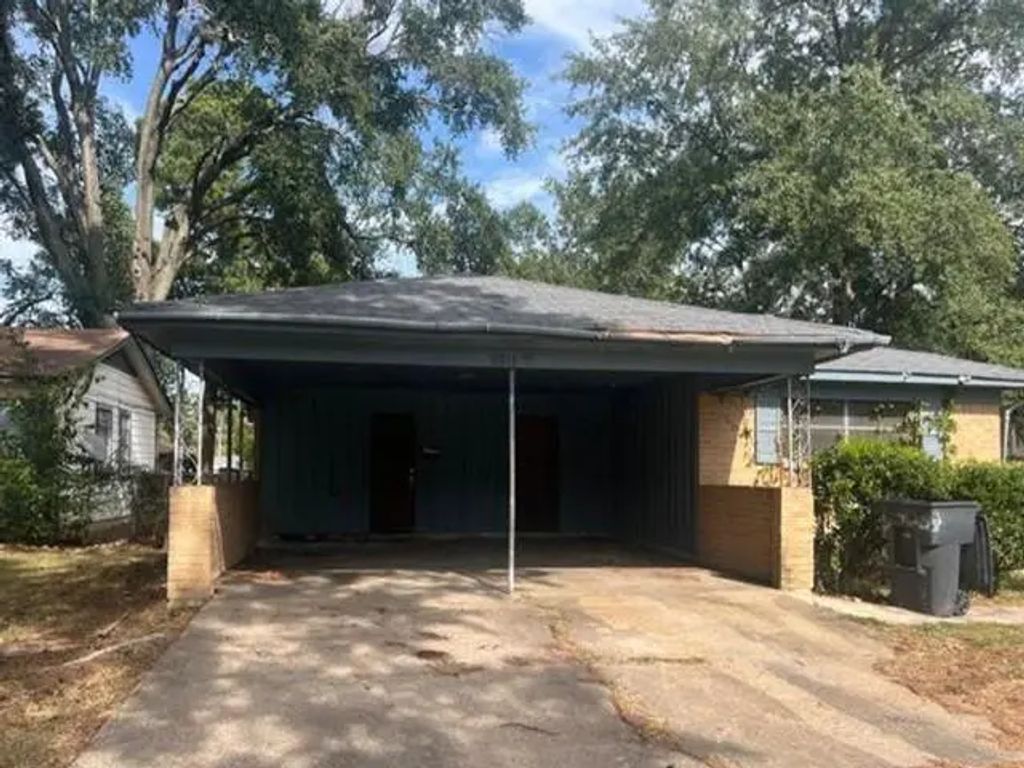 5915 Lakehurst Circle, Shreveport