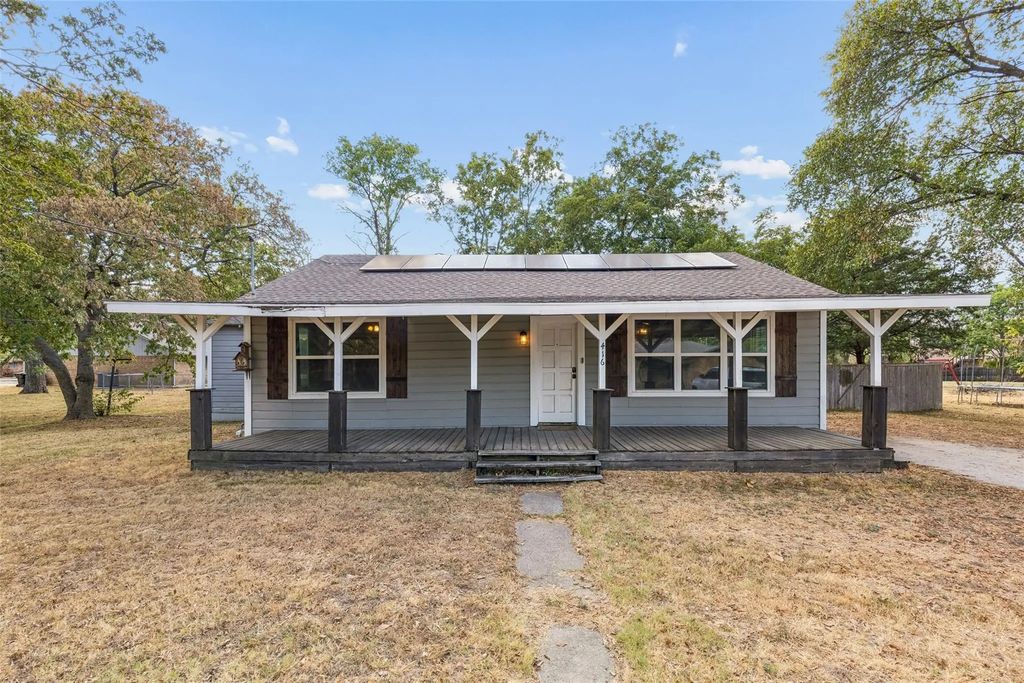 416 S Harrison Street, Pilot Point