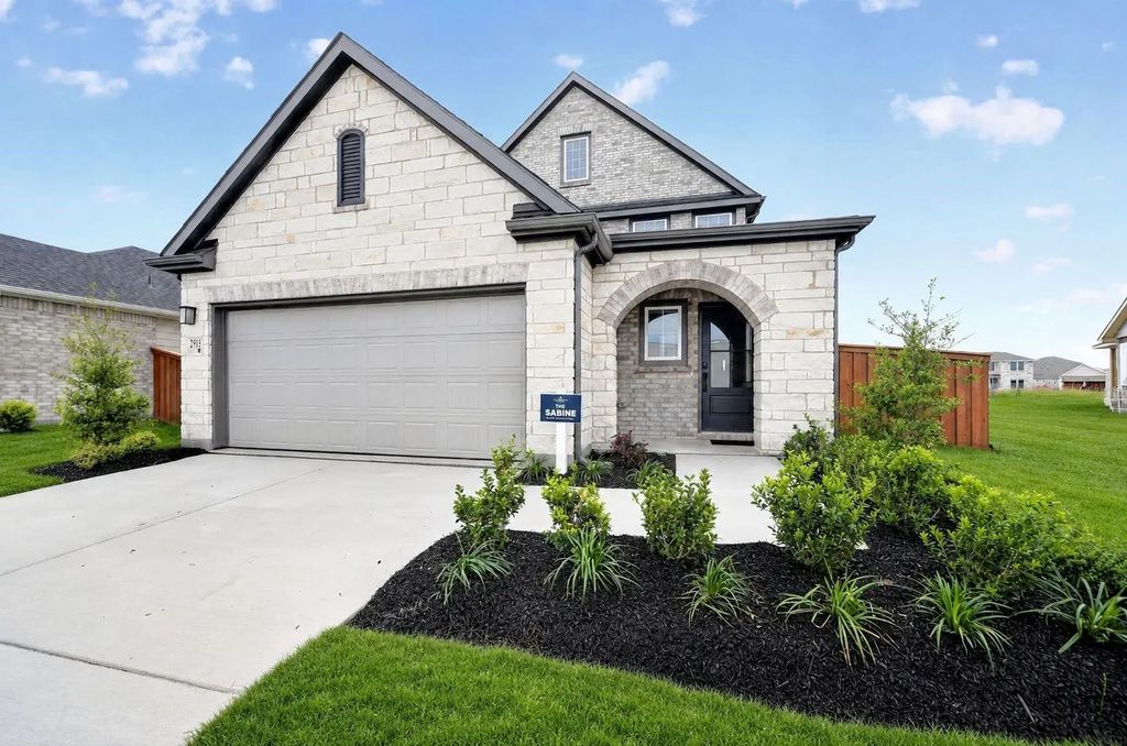 2915 Orchard Park Lane, Crandall