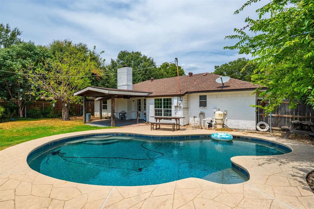 4633 Saldana Drive, Fort Worth