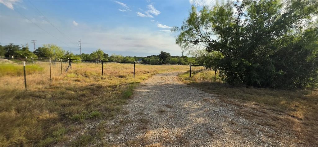 301 County Road 315, Comanche