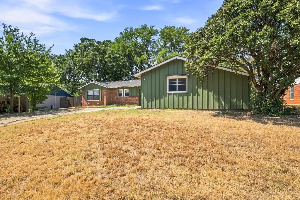810 Arthur Drive, Arlington