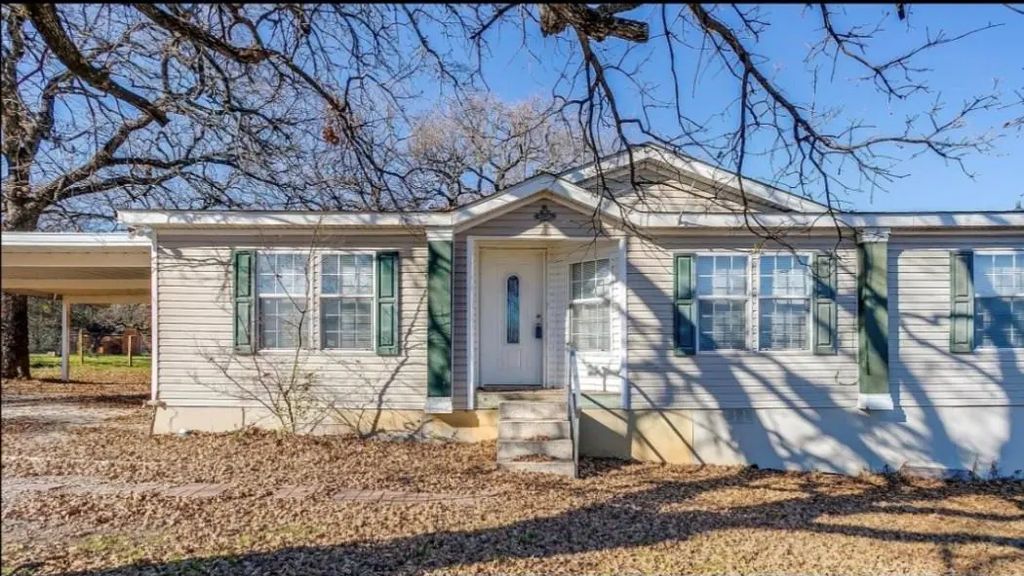 185 County Road 4869, Azle