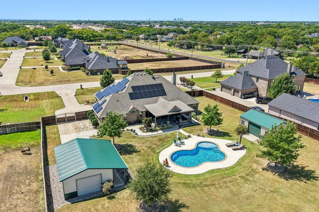 620 Cross Creek Drive, Waxahachie