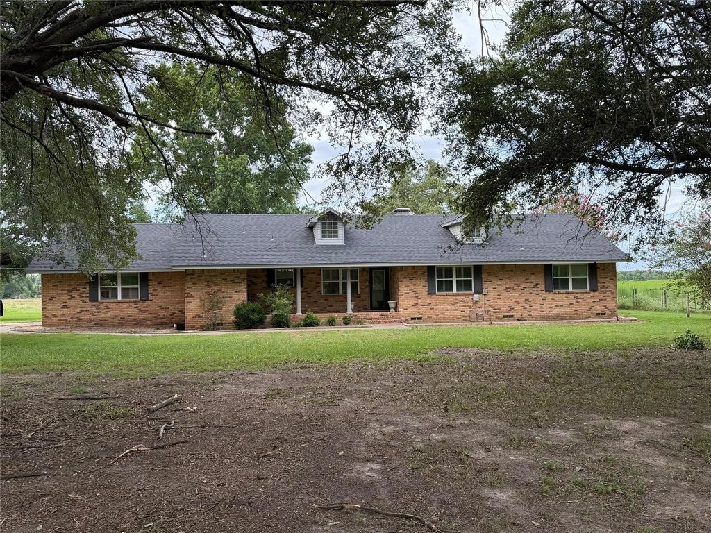 225 Farm To Market Rd 21, Pittsburg