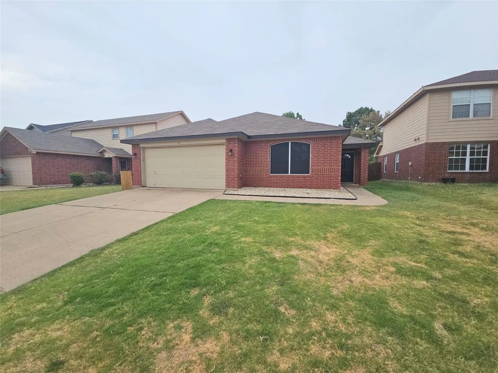 9753 Stoney Bridge Road, Fort Worth