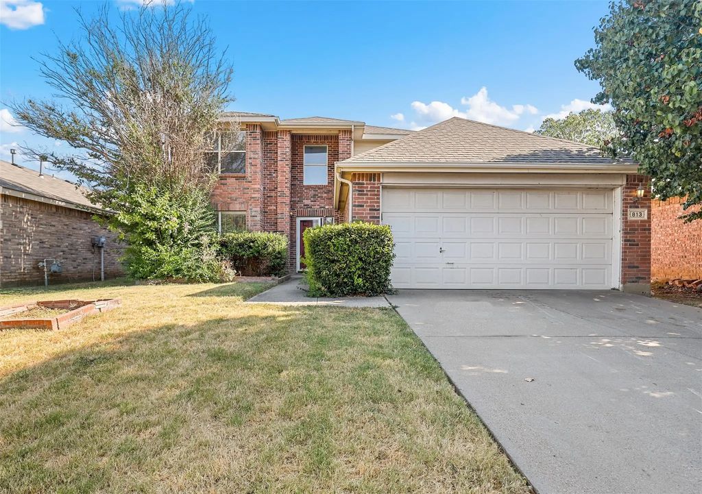 813 Jockey Club Lane, Fort Worth