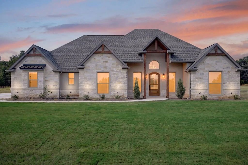 129 Heritage Springs Drive, Weatherford