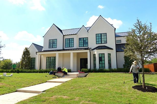 1709 Oakbrook Drive, Keller