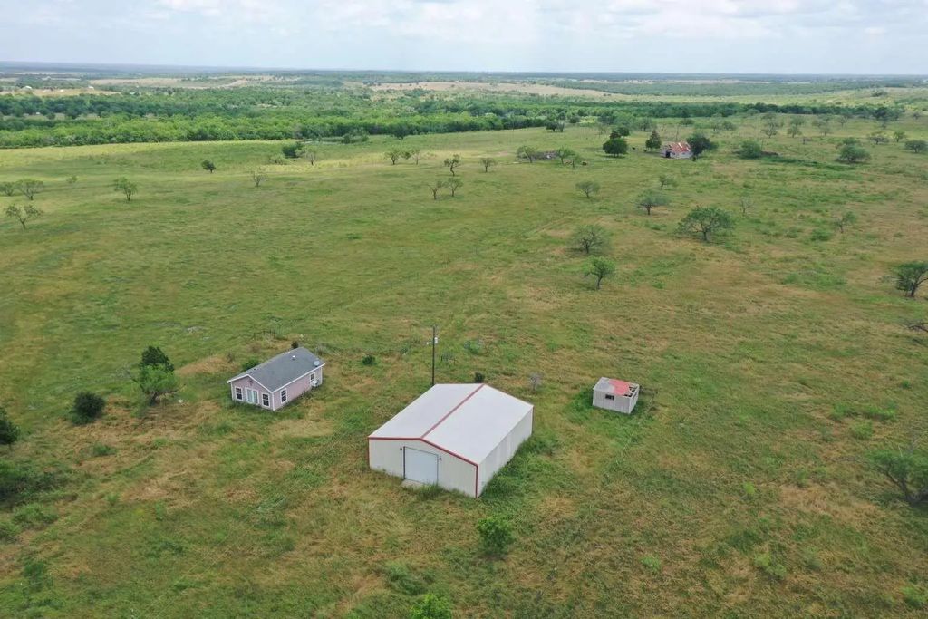 4889 Farm To Market, Powell