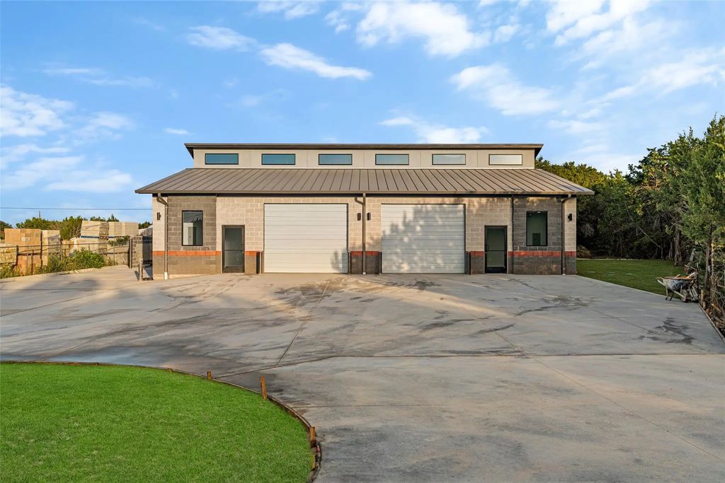 2555 Paluxy Highway, Granbury