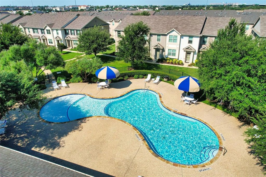 6900 Carrington Lane, Fort Worth