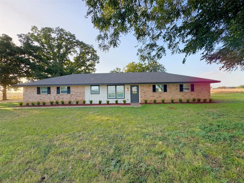 1401 Fm 1243, Brandon