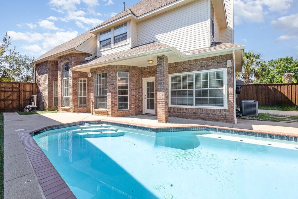 906 Beau Drive, Coppell