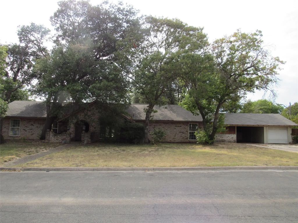 208 Opal Street, Hewitt