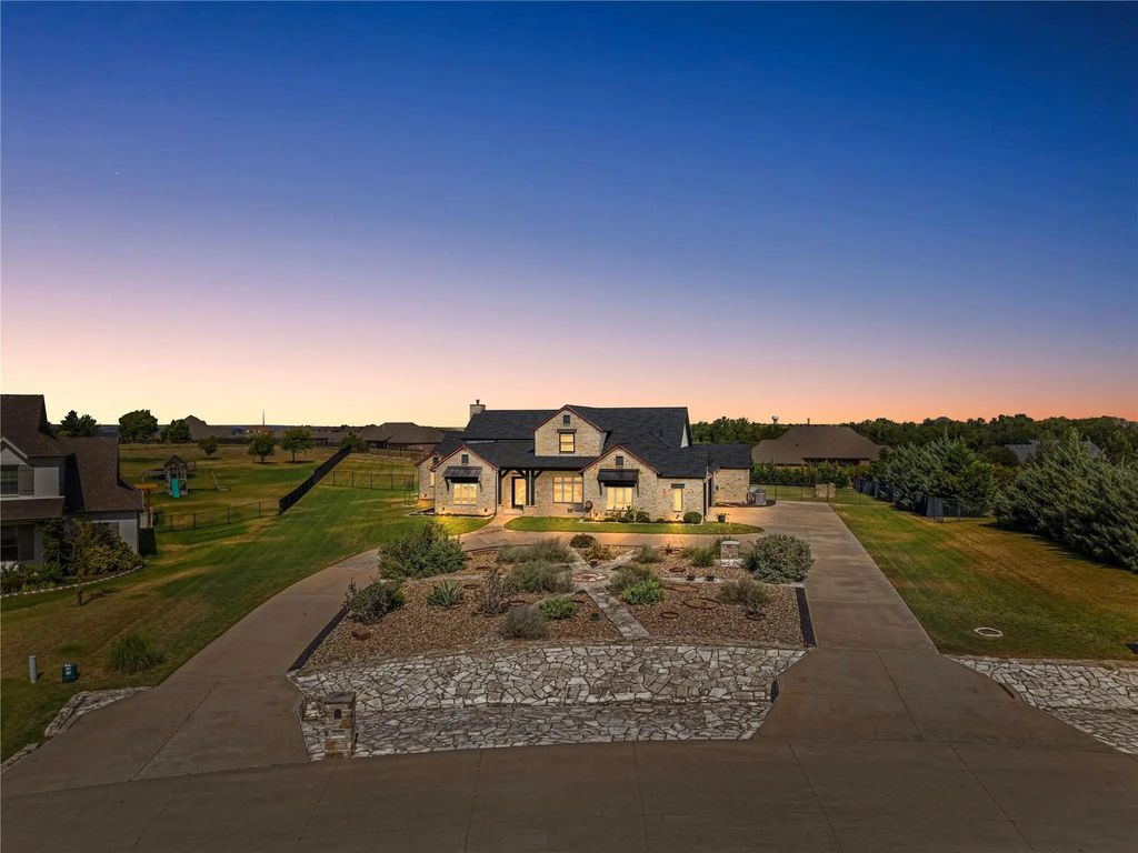 12516 Bella Vita Drive, Fort Worth