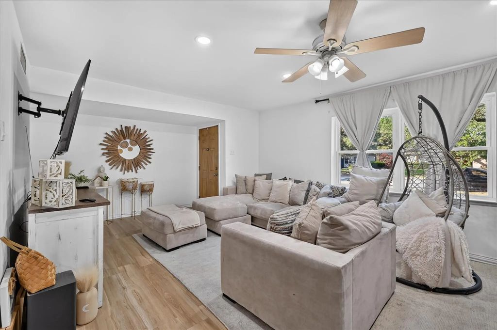 3125 Rainbow Drive, Grand Prairie