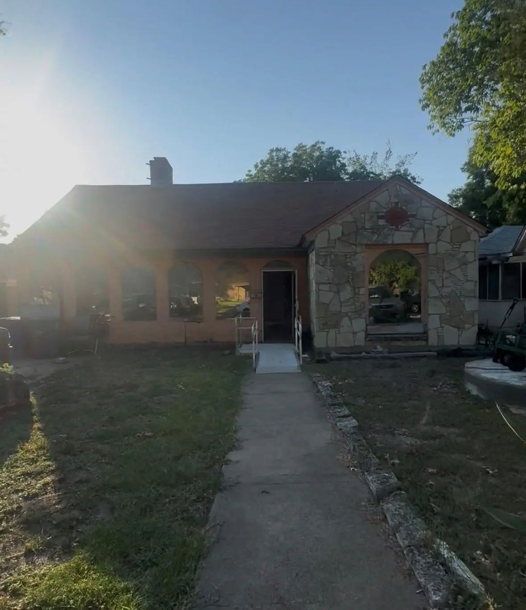 2403 Langdon Avenue, Dallas