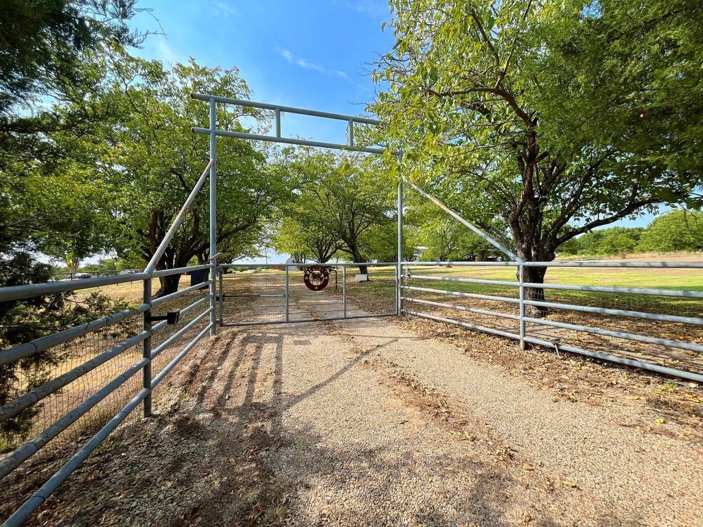 17559 Valley View, Forney