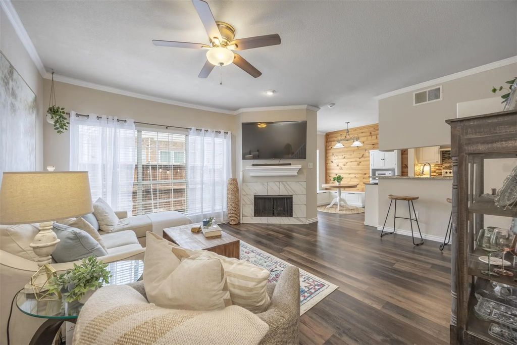 7151 Gaston Avenue 910, Dallas
