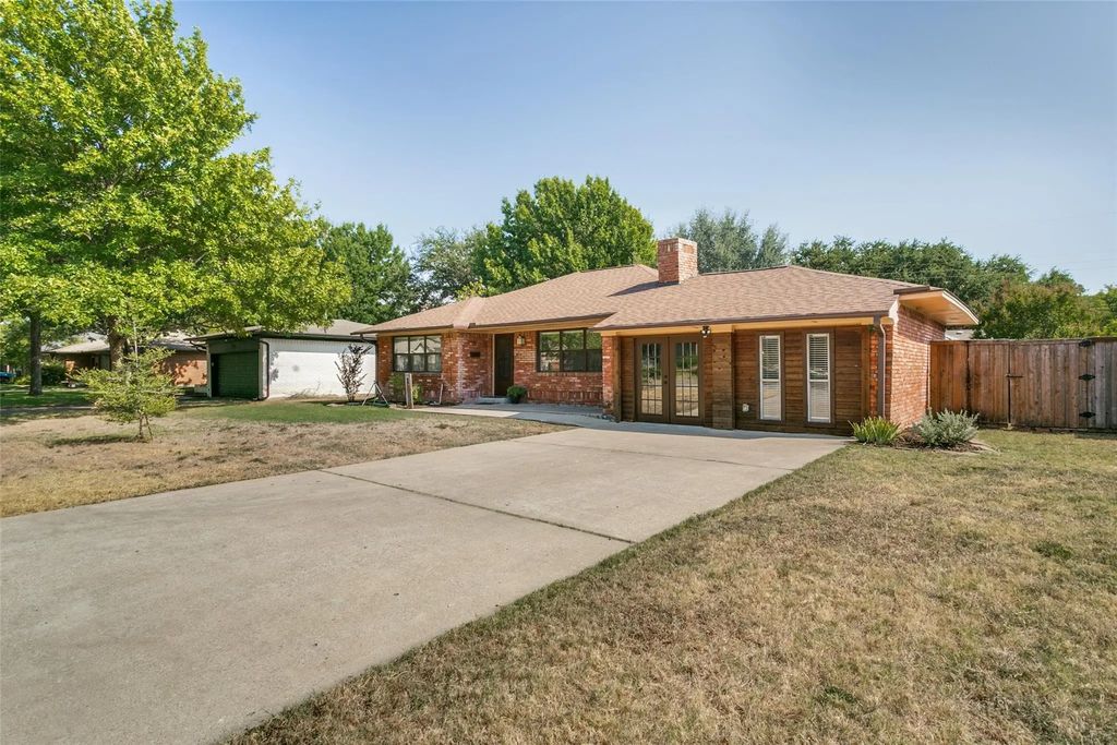 2952 Lavita Lane, Farmers Branch