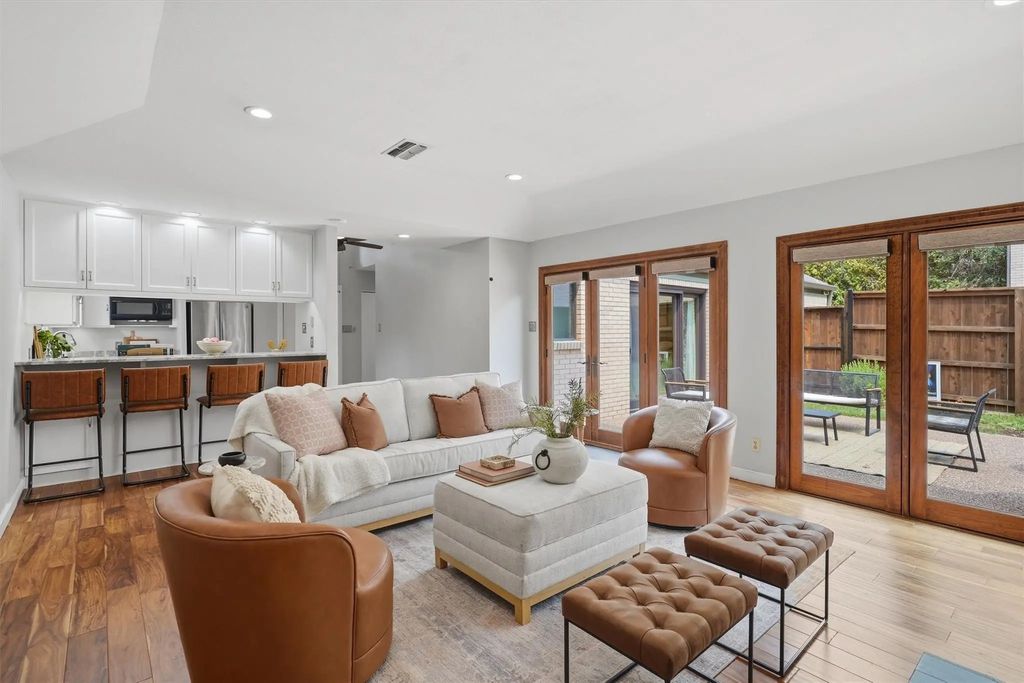 2637 Mccart Avenue, Fort Worth