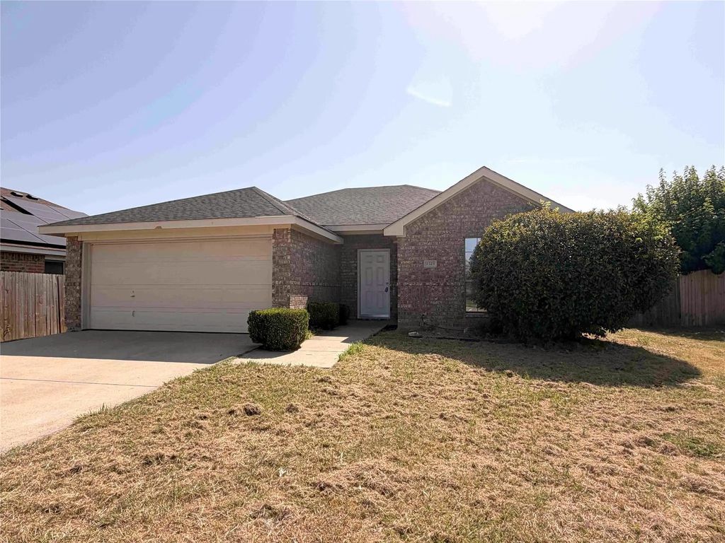 9325 Rhoni Court, Fort Worth