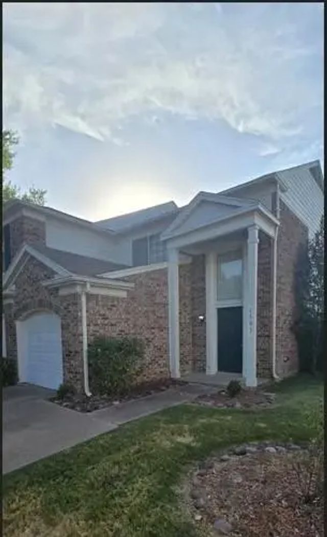 1503 Maybrook Court, Arlington
