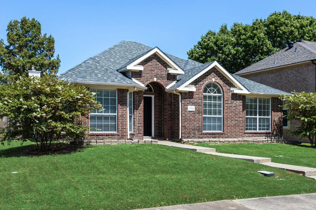 9701 Rochdale Drive, Rowlett