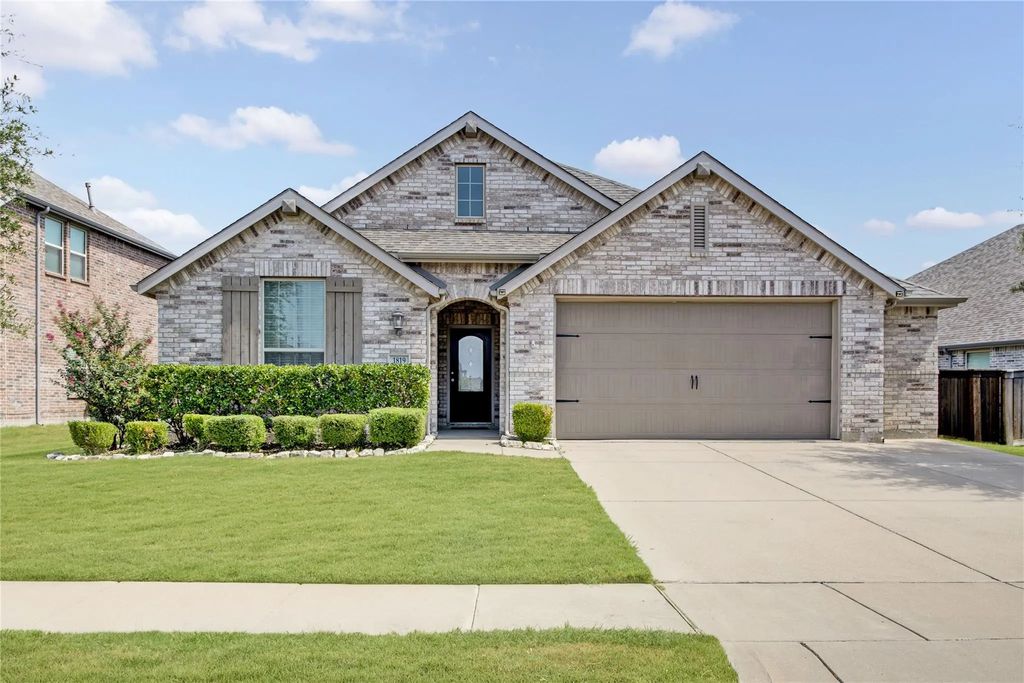 1819 Huntsman Way, Forney