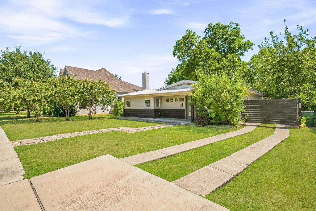 5881 Tracyne Drive, Westworth Village
