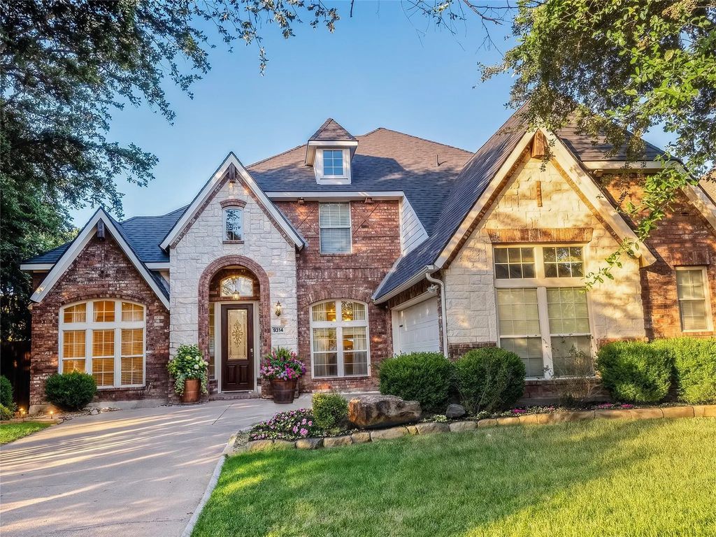 9314 Royal Burgess Drive, Rowlett