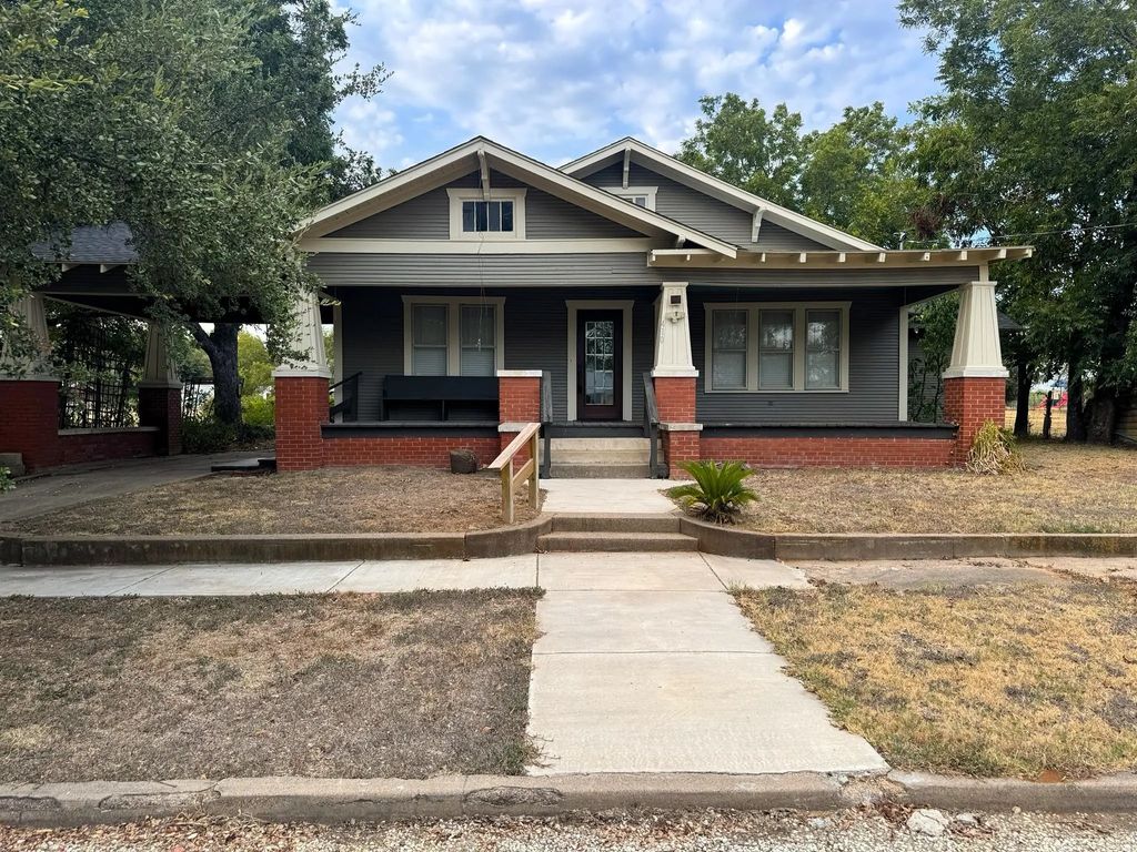 410 E Main Street, Wortham