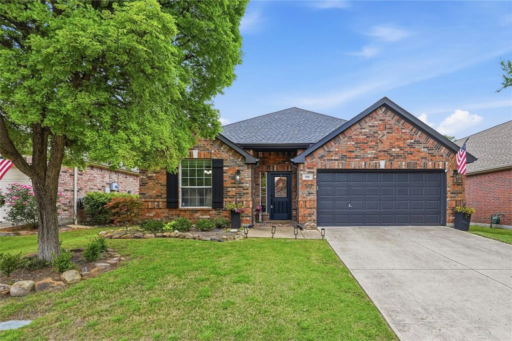 916 Medinah Drive, Fairview