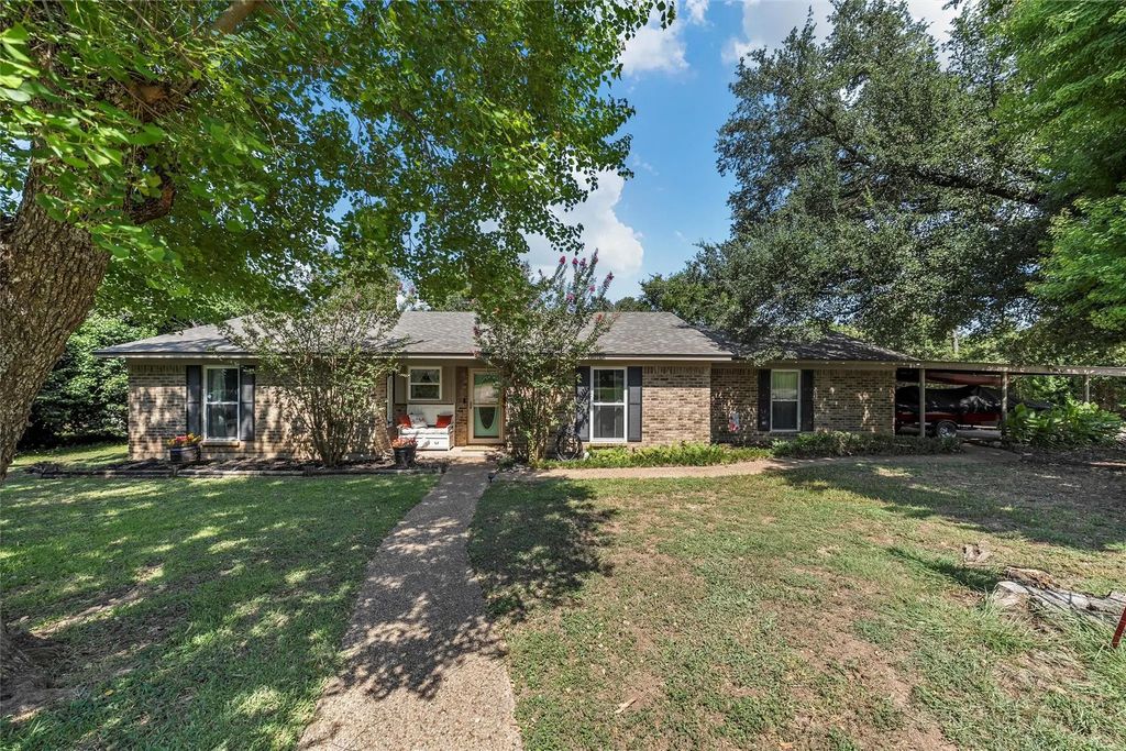 611 Rosenthal Road, Lorena