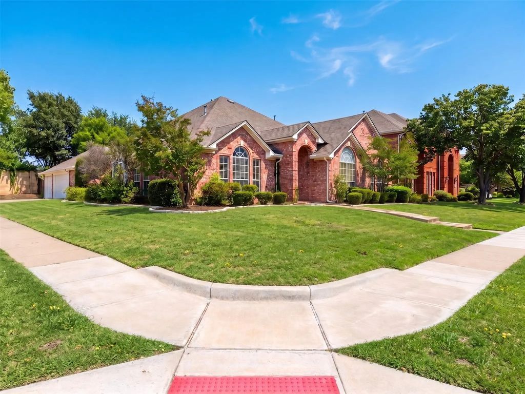 1605 Pleasant Run, Keller