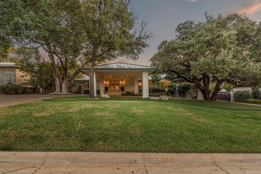 5849 Merrymount Road, Westover Hills