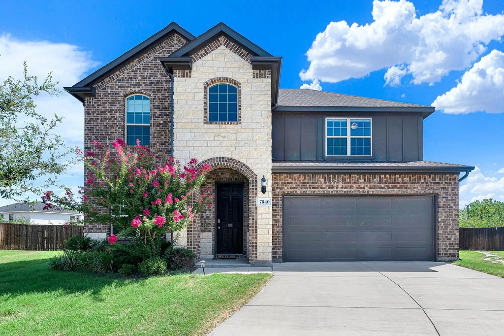 7640 Rhyner Way, Fort Worth