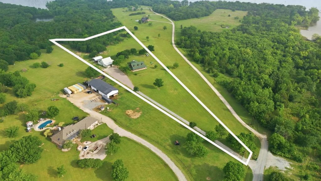 465 Emberson Ranch Road, Pilot Point