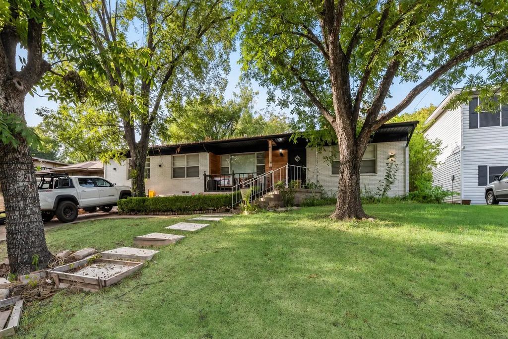 408 Ruby Road, Grand Prairie