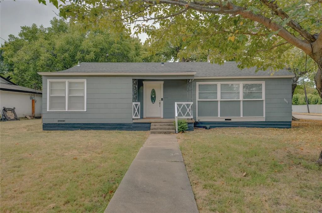 1100 Wade Hampton Street, Benbrook