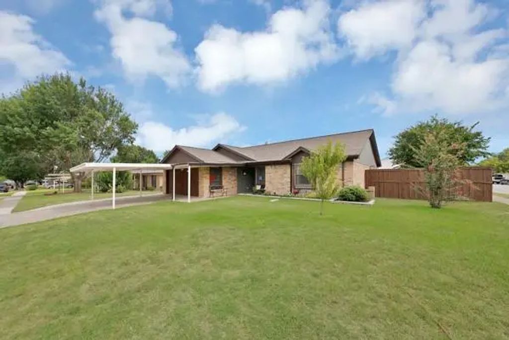 537 N Park Drive, Saginaw