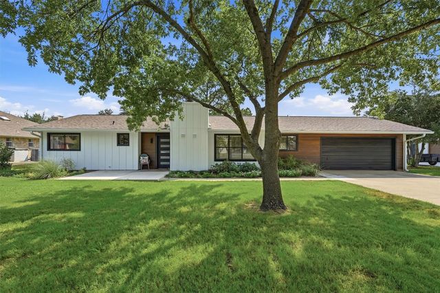 722 Kiowa Drive W, Lake Kiowa