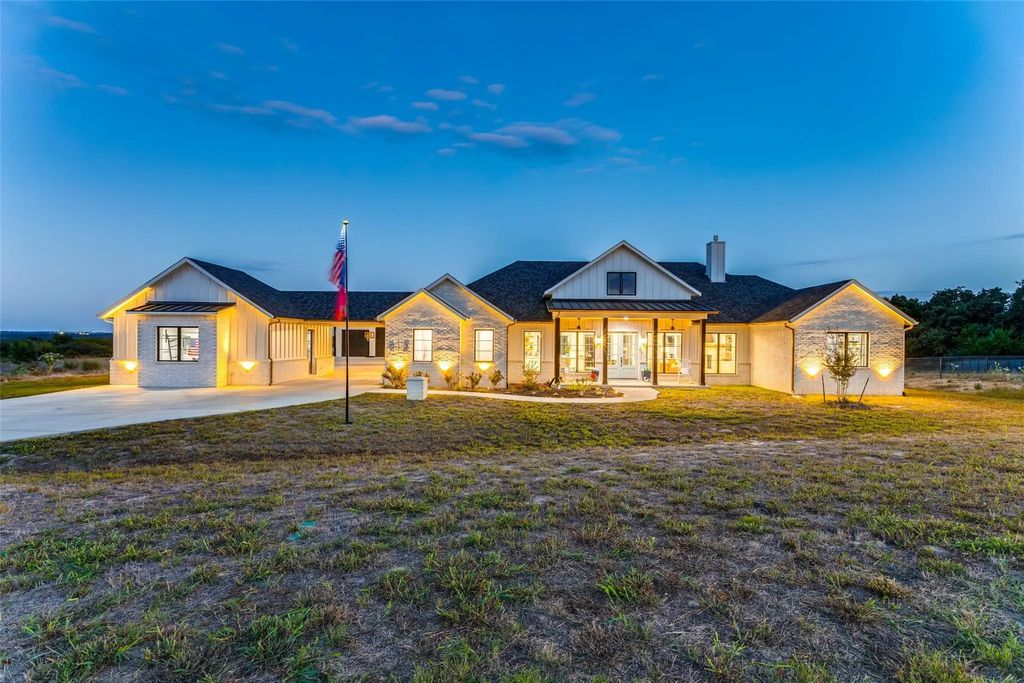 212 Dan Russell Bend, Weatherford