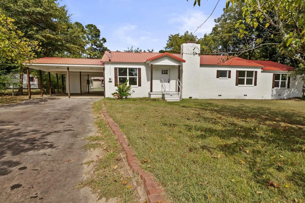 111 Walker Drive, Naples