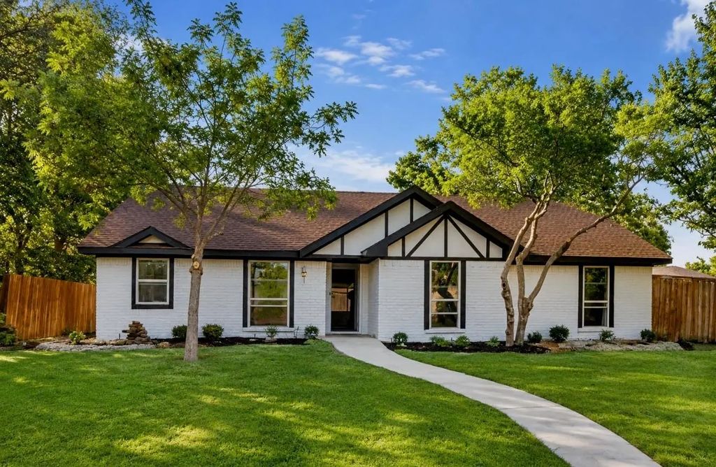 2405 Landershire Lane, Plano